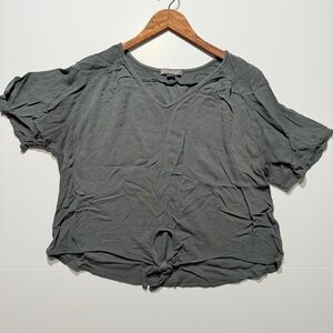 Peace & Pearls Women's Short Sleeve Tie Front Blouse Green, Size S